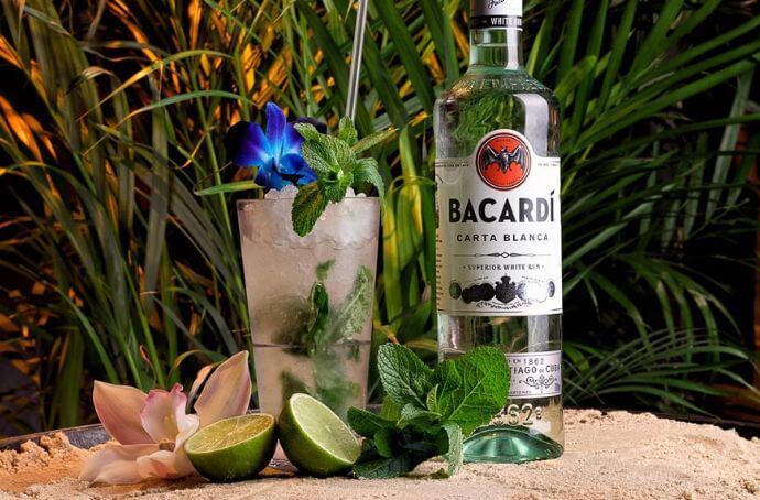 BACARDI CARTA BLANCA RUM koktajl